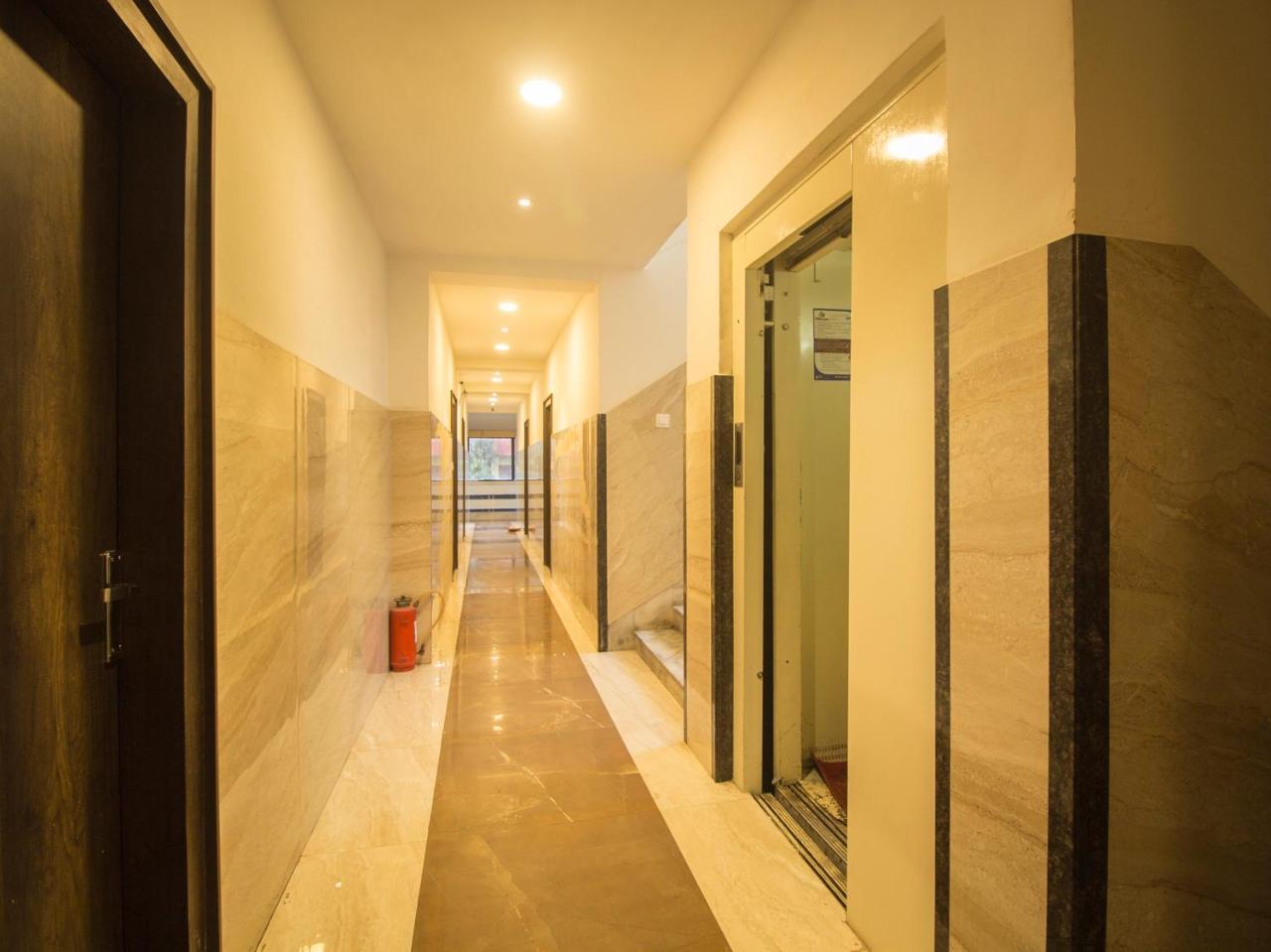 Hotel Mount View, Силигури Экстерьер фото