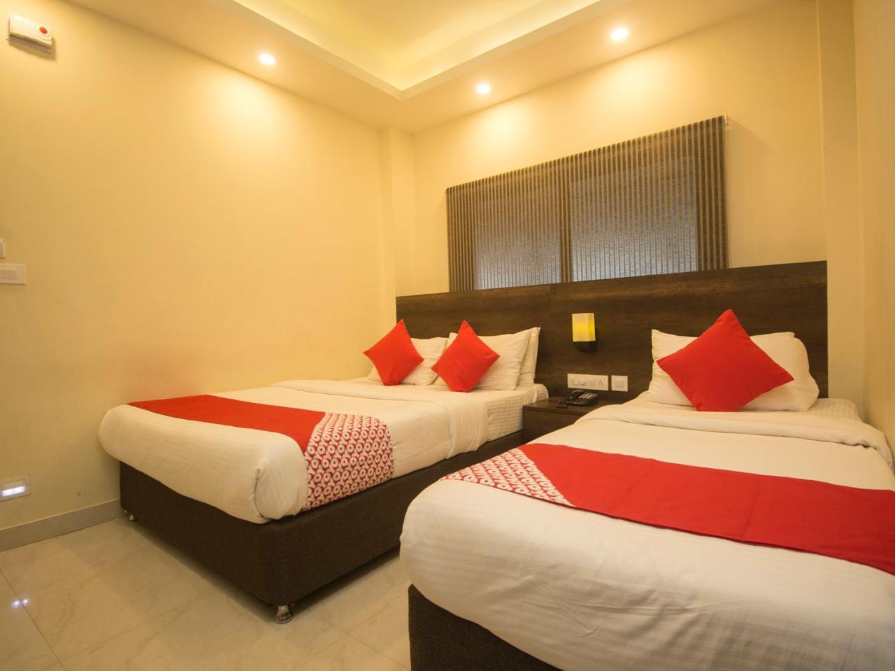 Hotel Mount View, Силигури Экстерьер фото