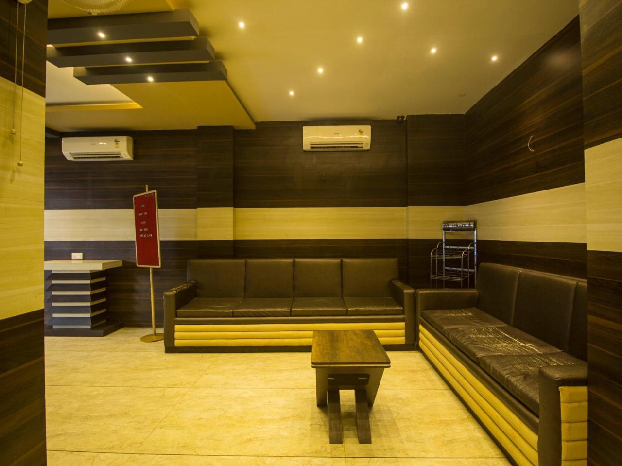 Hotel Mount View, Силигури Экстерьер фото
